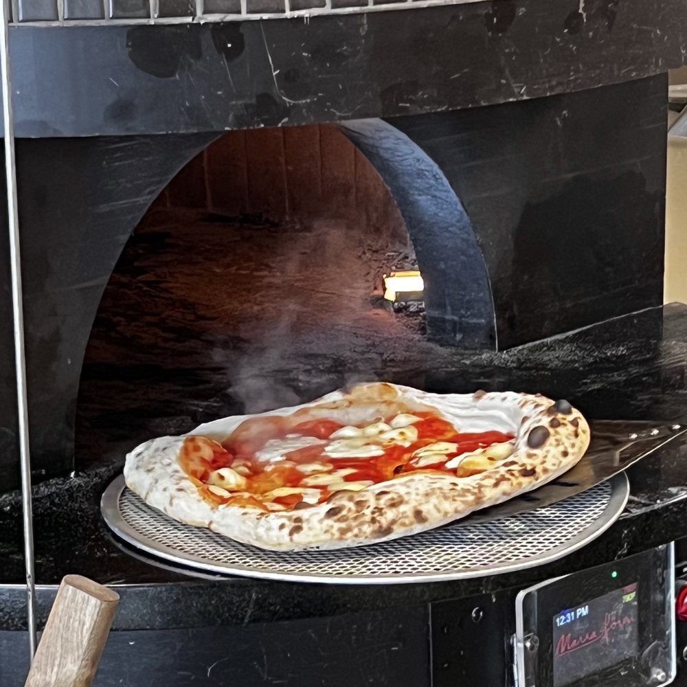 Si Cara - Margherita Pizza - Pizza Near Me - Cambridge, Massachusetts Si Cara - Margherita Pizza - Pizza Near Me - Cambridge, Massachusetts