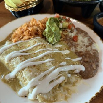 Tierra Caliente Mexican Cuisine - Enchilada Suizas- recommend! - New Mexican Cuisine Near Me - Pasadena, California Tierra Caliente Mexican Cuisine - Enchilada Suizas- recommend! - New Mexican Cuisine Near Me - Pasadena, California
