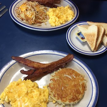 3 Squares Diner - a breakfast of eggs, hash browns, bacon, toast and toast - Southern Near Me - Americus, Georgia