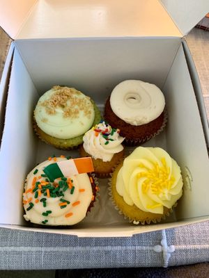 James & the Giant Cupcake by null