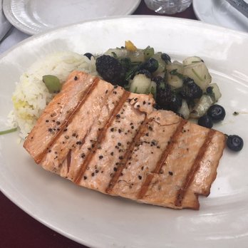 Restaurant Gastrognome - Grilled salmon with fruit salsa - New American Near Me - Idyllwild, California Restaurant Gastrognome - Grilled salmon with fruit salsa - New American Near Me - Idyllwild, California
