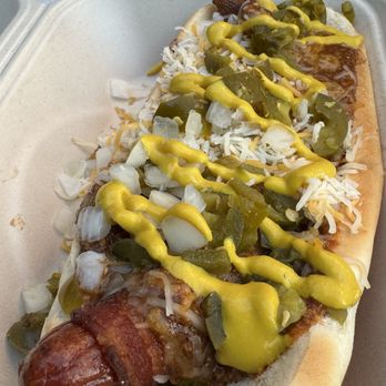 Joe's Burgers - Chili Cheese Dog they give you a lot of toppings and it's so good - Fast Food Near Me - Kirkland, Washington