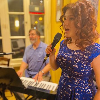 Barefoot Cafe - Jazz singer Thea Christman performs At barefoot. Lovely dinner music. - Bars Near Me - Fairfax, California
