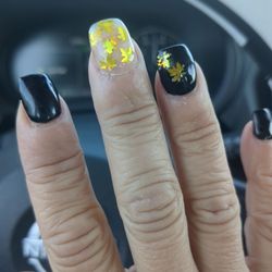 Fancy Nails and Spa - Foil doesn't sit right in gel polish.