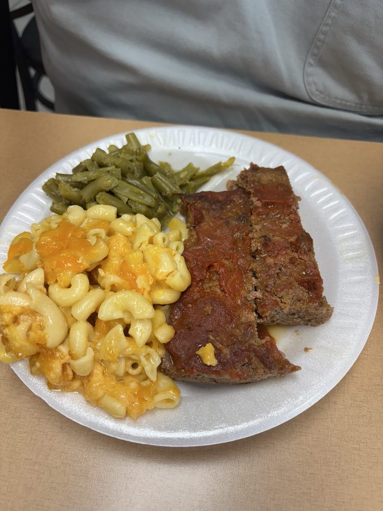 Hwy 33 Sports Bar And Grill Logo