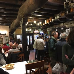 El Lagar de Isilla - Barra y comedor secundario.