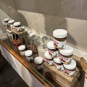 Nutella Cafe - Display - Desserts Near Me - Chicago, Illinois
