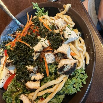 Puttshack - Nashville - Pad Thai salad - Mini Golf Near Me - Nashville, Tennessee