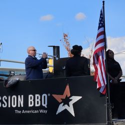 Mission Bbq - Tapes being played.