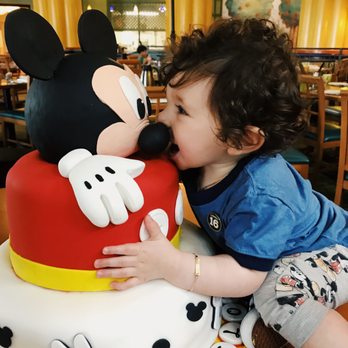 Divine Delicacies Custom Cakes - Custom Cakes Near Me - Miami, Florida Divine Delicacies Custom Cakes - Custom Cakes Near Me - Miami, Florida