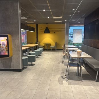 McDonald's - Burgers Near Me - Mauston, Wisconsin