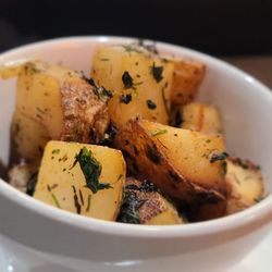 Hovito Ultra Lounge - Herb Potatoes