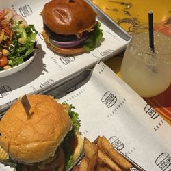 Ground Burger Bar - Cali love & reef n beef combo