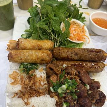 Golden Delight #2 - Nem & Eggroll Vermicelli / Bún Nem & Chả Giò - Vietnamese Near Me - Rosemead, California Golden Delight #2 - Nem & Eggroll Vermicelli / Bún Nem & Chả Giò - Vietnamese Near Me - Rosemead, California