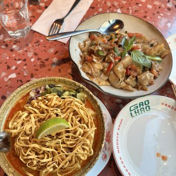 Gao Lhao - Drunken noodle, and curry noodle - Thai Near Me - Seattle, Washington