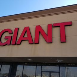 Exterior photo of Giant Dollar - Houston, Texas Exterior photo of Giant Dollar - Houston, Texas