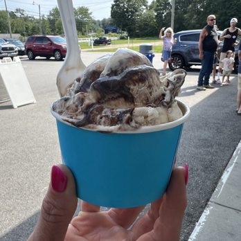 Lago's Ice Cream - Baby Peanut butter cup in a cup. Yum - Ice Cream & Frozen Yogurt Near Me - Rye, New Hampshire