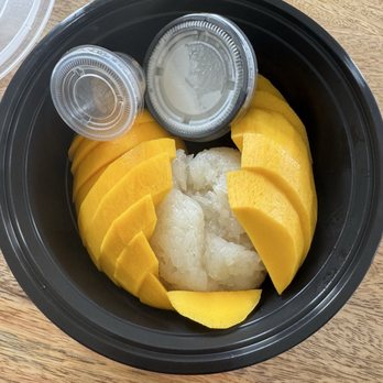 Skye Thai Grab n Go - Dessert: mango sticky rice - Thai Near Me - Las Vegas, Nevada Skye Thai Grab n Go - Dessert: mango sticky rice - Thai Near Me - Las Vegas, Nevada