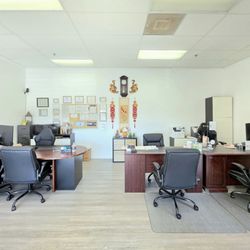 Tran's Auto Registration - Professional office