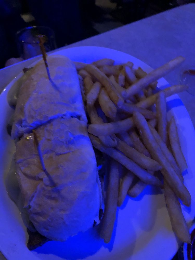 BROADWAY HOTEL Updated October 2024 17 Photos & 24 Reviews 158