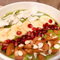 Haven - Greenbowl with avocado , spinach, pomegranate, pineapple and almond milk.