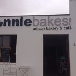 Jonny Bakes