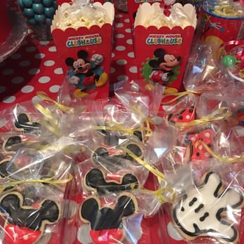 Kessa's Creations - Mickey Cookies - Cupcakes Near Me
