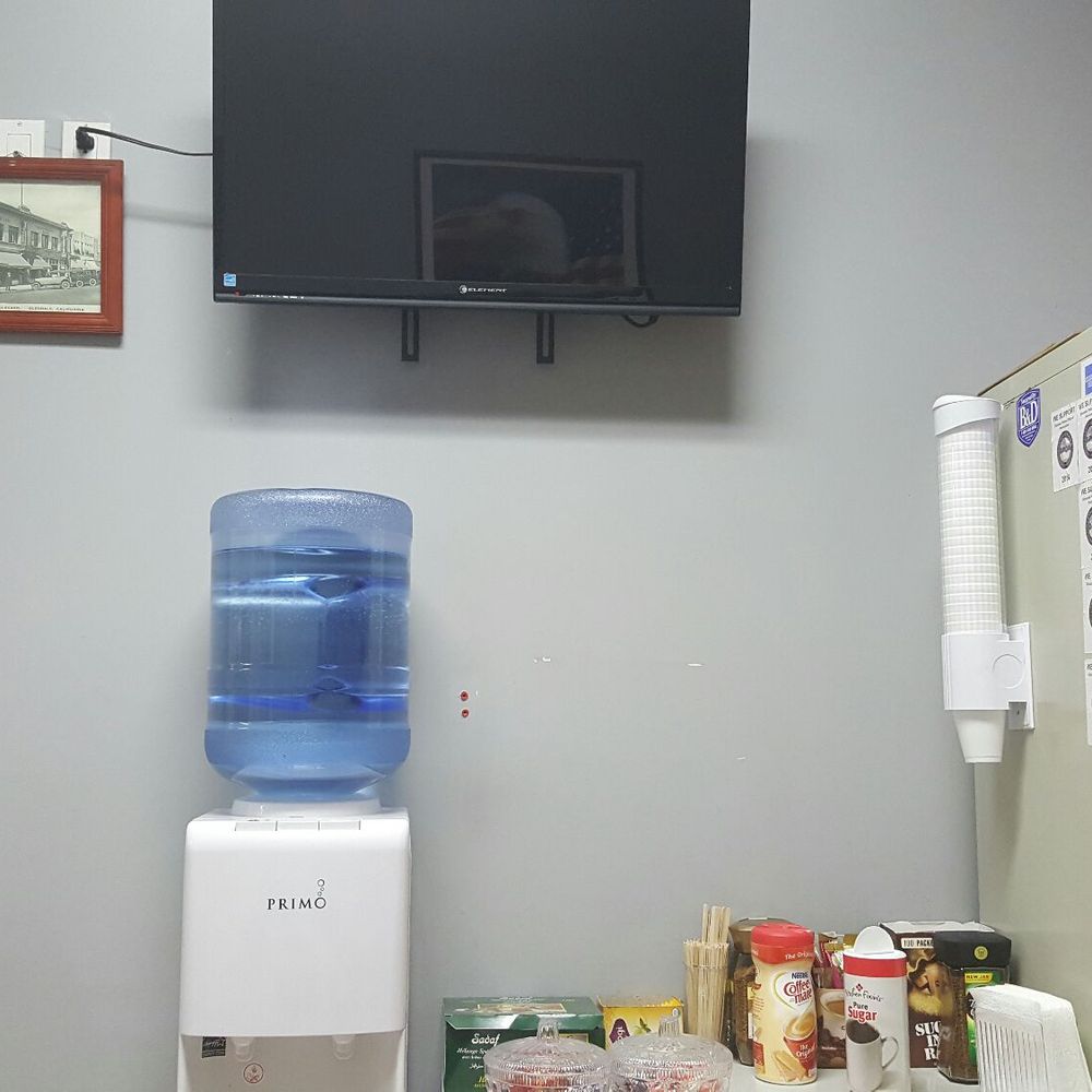 Pro-Tech Auto Repair and Body - Convenience section in the office - Auto Repair Near Me - Glendale, California Pro-Tech Auto Repair and Body - Convenience section in the office - Auto Repair Near Me - Glendale, California