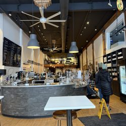 F1rst Avenue Coffee - Atmosphere,