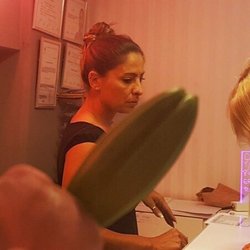 Dermaclinic - Está chica de la recepción es una maleducada, no te respetan el turno te hacen esperar una hora