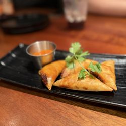 Traveler's Cart - Butter Chicken Samosas