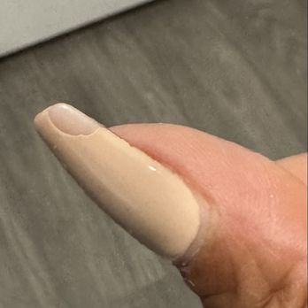 Serenity Nail Spa - Chipped thumbs and this is gel finish....Disappointed! - Nail Salons Near Me - Daytona Beach, Florida