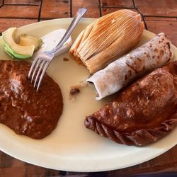 La Garita - The combo I ordered. The cheese was extra delicious.