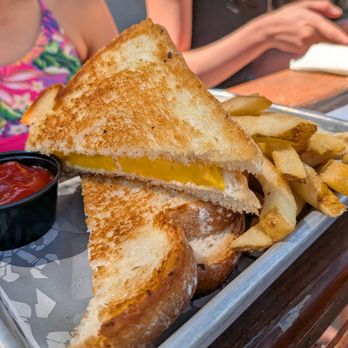 Boneyard Pub - Kid's grilled cheese - Brewpubs Near Me - Bend, Oregon Boneyard Pub - Kid's grilled cheese - Brewpubs Near Me - Bend, Oregon