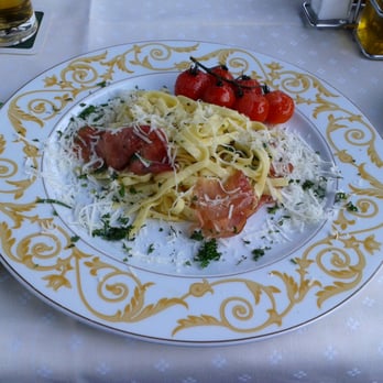 Zum Stiefelknecht - Bandnudeln mit Salbei und Parmaschinken - International Near Me - Beilngries, BY Zum Stiefelknecht - Bandnudeln mit Salbei und Parmaschinken - International Near Me - Beilngries, BY
