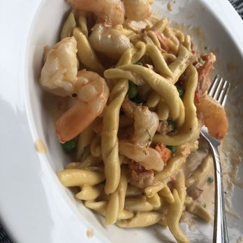 Grasso's - Fresh Fusilli with Lobster, Shrimp and Peas - Seafood Near Me - Cold Spring Harbor, New York