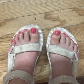 Le Nails Spa - pedi - Nail Salons Near Me - Brockton, Massachusetts