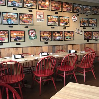 Hog Wild Bar-B-Que - Route 66ish decor - Barbeque Near Me - Placerville, California