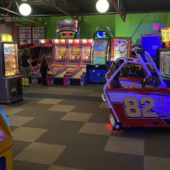 Skateland Arena - Game area - Skating Rinks Near Me - Mount Morris, Michigan
