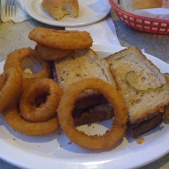Mamas Daughters Diner - Patty melt with onion rings - Soul Food Near Me - Dallas, Texas Mamas Daughters Diner - Patty melt with onion rings - Soul Food Near Me - Dallas, Texas