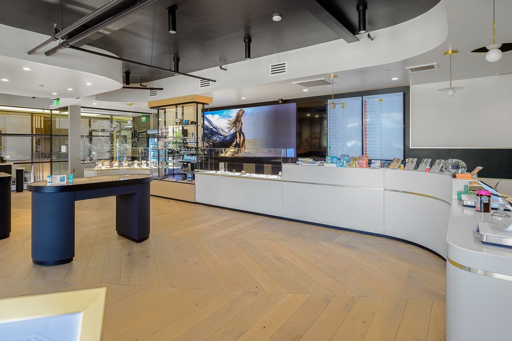 ROYAL HIGHNESS DISPENSARY Updated October 2024 26 Photos & 52