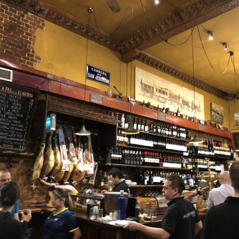 Alhambra - What it looks like when you first enter the restaurant. - Spanish Near Me - Madrid, M Alhambra - What it looks like when you first enter the restaurant. - Spanish Near Me - Madrid, M