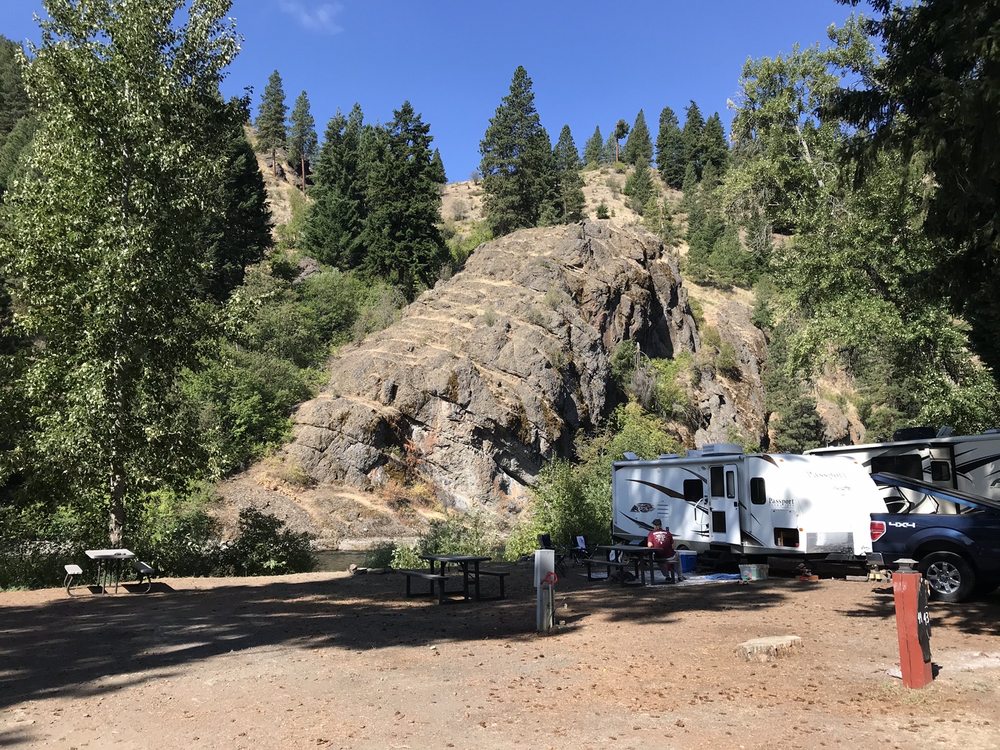 SQUAW ROCK RESORT & RV PARK Updated August 2024 33 Photos 15070