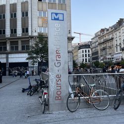 Métro Bourse