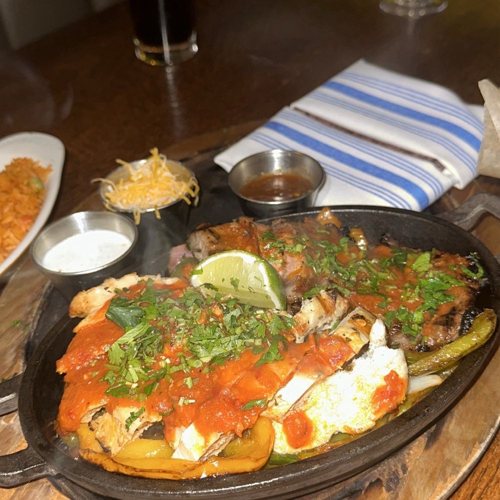 Barrio - Fajitas - Mexican Near Me - Chicago, Illinois