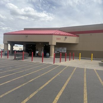 Costco - Phoenix - Outside - Gas Stations Near Me - Phoenix, Arizona