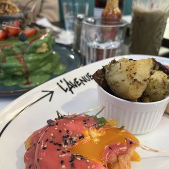 L’Avenue - Yolk shot - Breakfast & Brunch Near Me - Toronto, Ontario