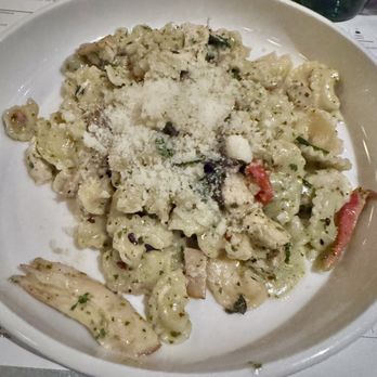 Sixty Vines - Creste di gallo - New American Near Me - Charlotte, North Carolina