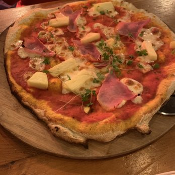 Brewdog Tower Hill - Hawaiian Pizza - Brewpubs Near Me - London, XGL
