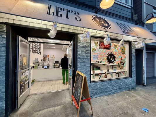 Let's Roll Ice Creamery by null
